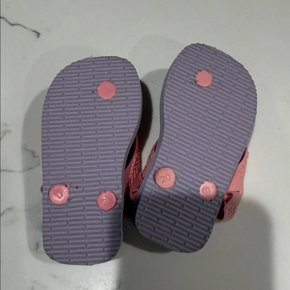 Havaianas Kids Sandals in Pink and Purple. NWOT 6